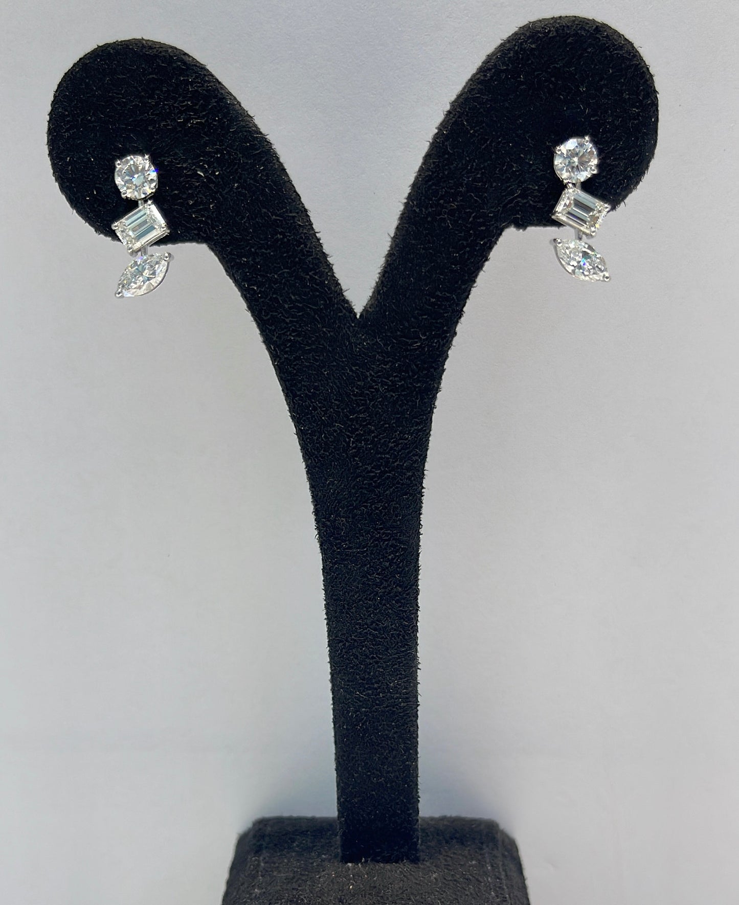 50PT MARQUISE WITH EMERALD & ROUND DIAMOND EARRING ( LARJS3513)