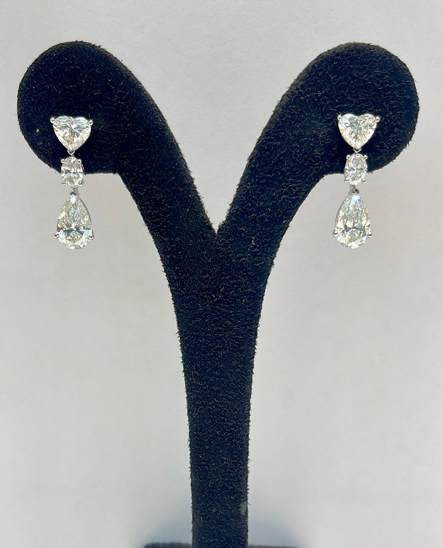 2CT PEAR WITH 1CT HEART DIAMOND EARRING (LARJS3567)