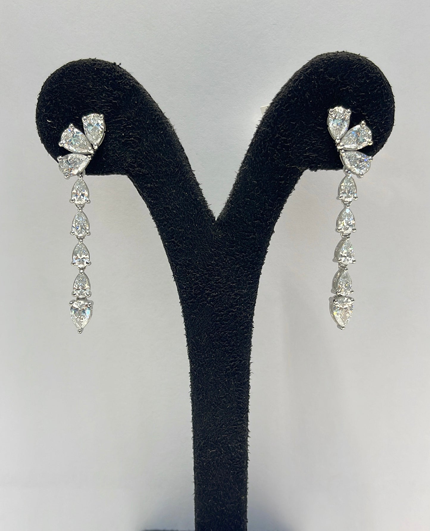 PEAR FLOWER DESIGN WITH DANGLING DIAMOND EARRING (LARJS3502)