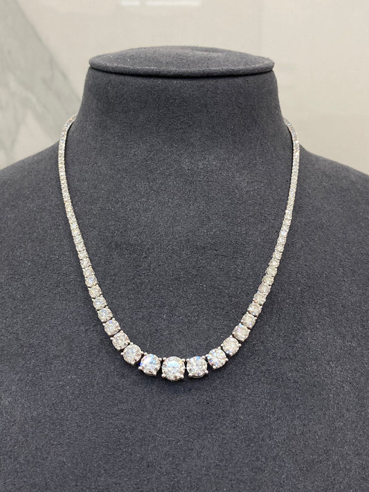 1.5CT ROUND IN GRADUATED NECKLACE