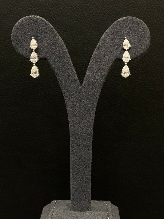 PEAR DIAMOND EARRING