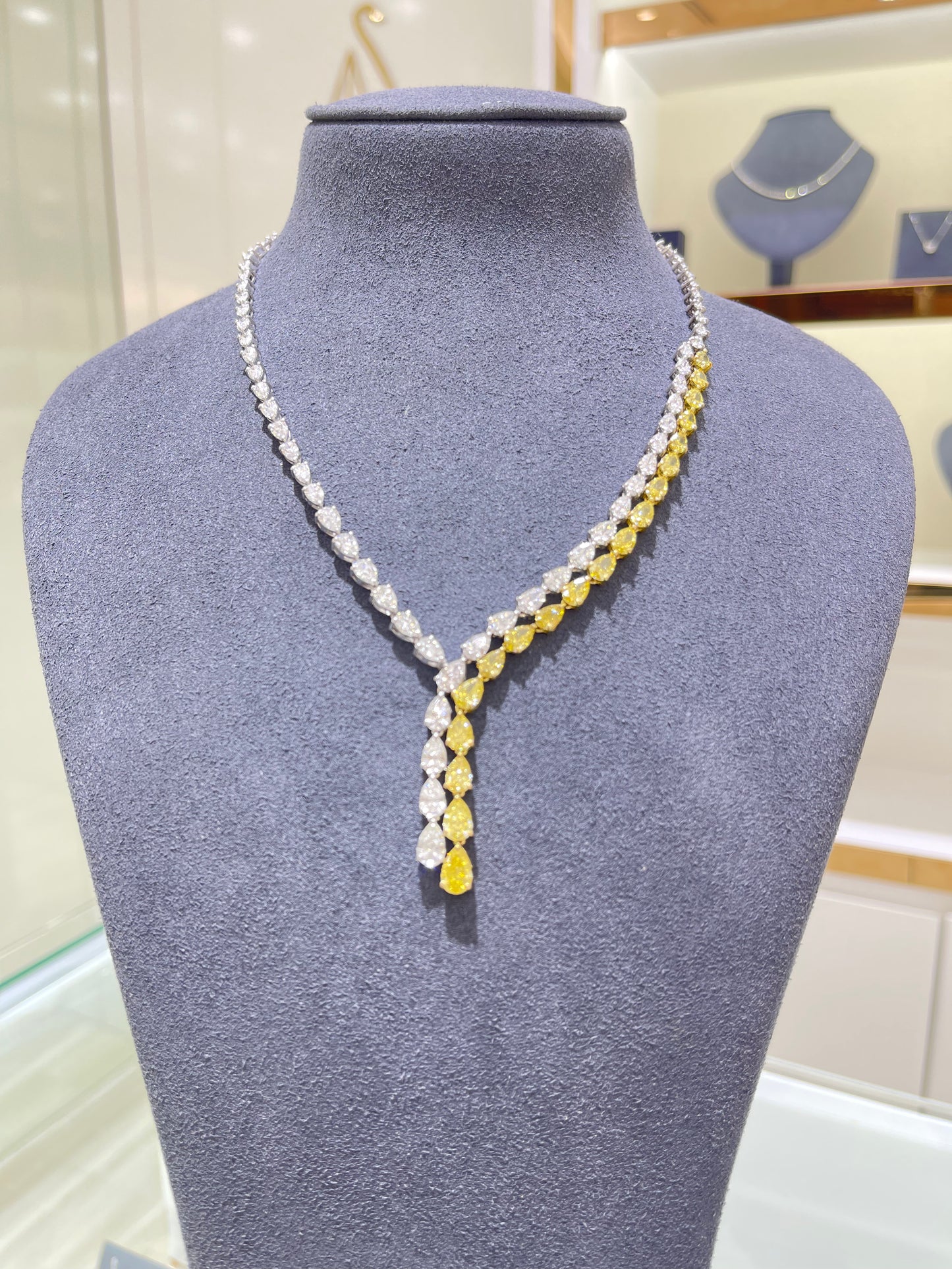 PEAR FANCY YELLOW DIAMOND NECKLACE (ARJS3331)