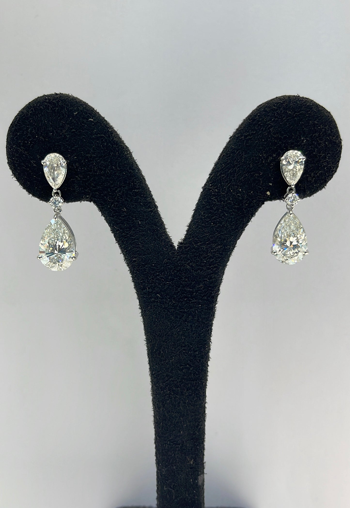 3CT EACH PEAR DIAMOND EARRING (ARJS3370)