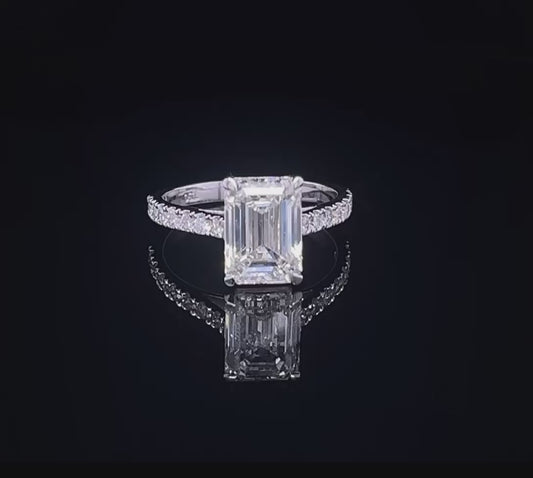 3CT EMERALD W/SIDE DIAMOND SOLITAIRE RING (ARJS3158)