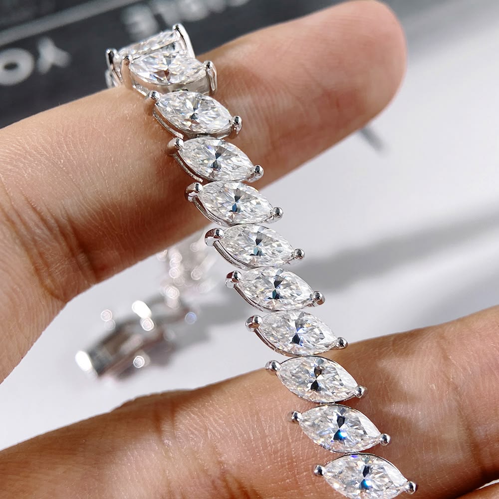 25 Pointer Marquise One Line Bracelet (ARJS3887)