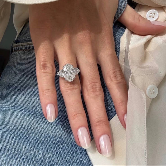 6 CT OVAL TRILOGY DIAMOND RING (ARJS3849)
