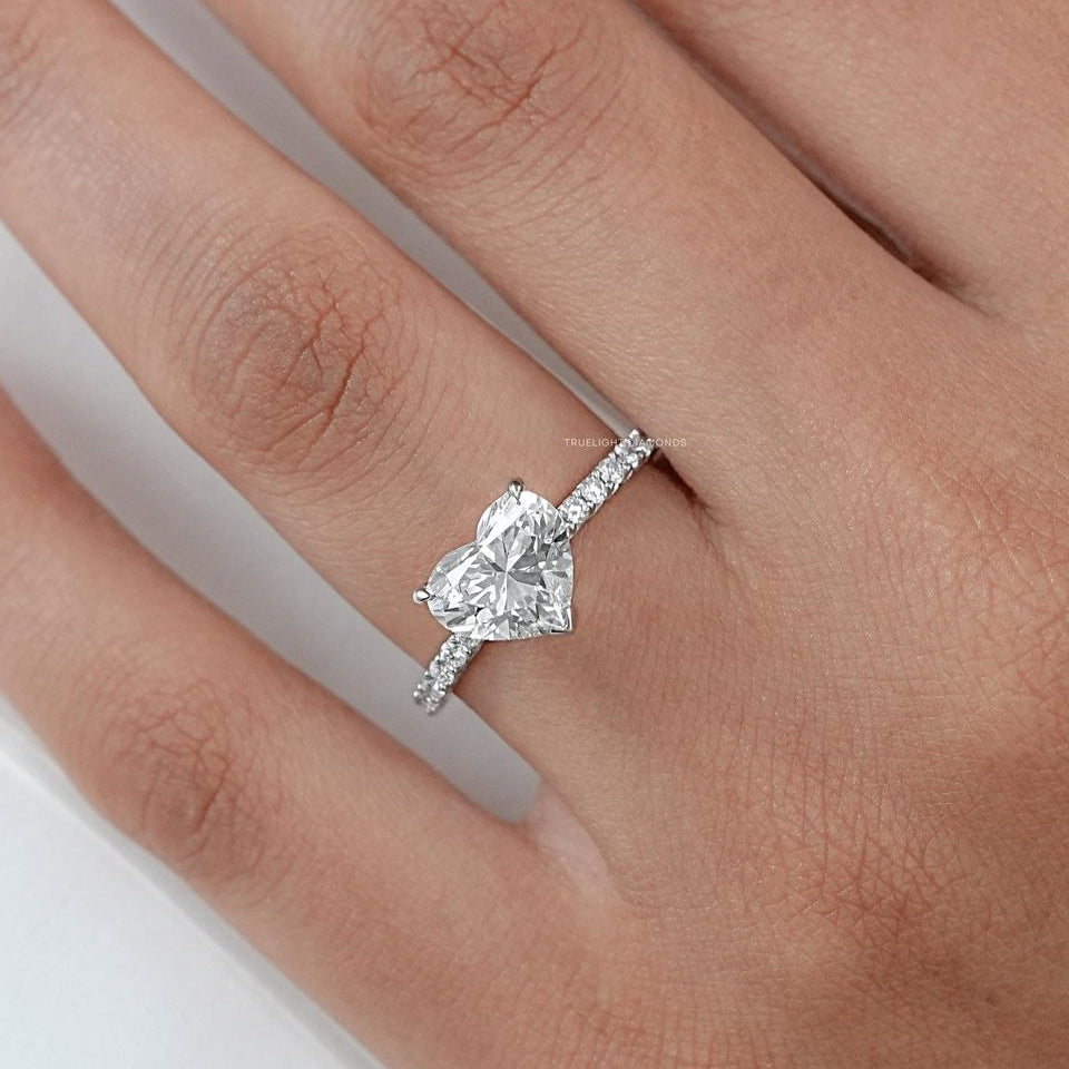 3CT Heart w. Side Diamond Ring (LARJS3486)