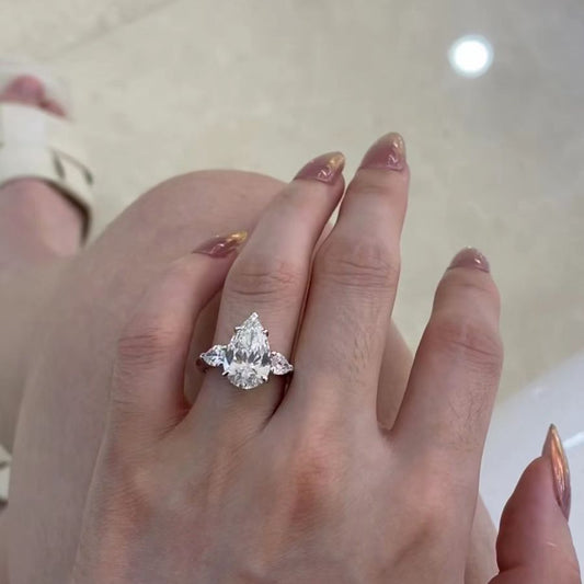 5CT PEAR TRILOGY DIAMOND RING (LARJS3574)