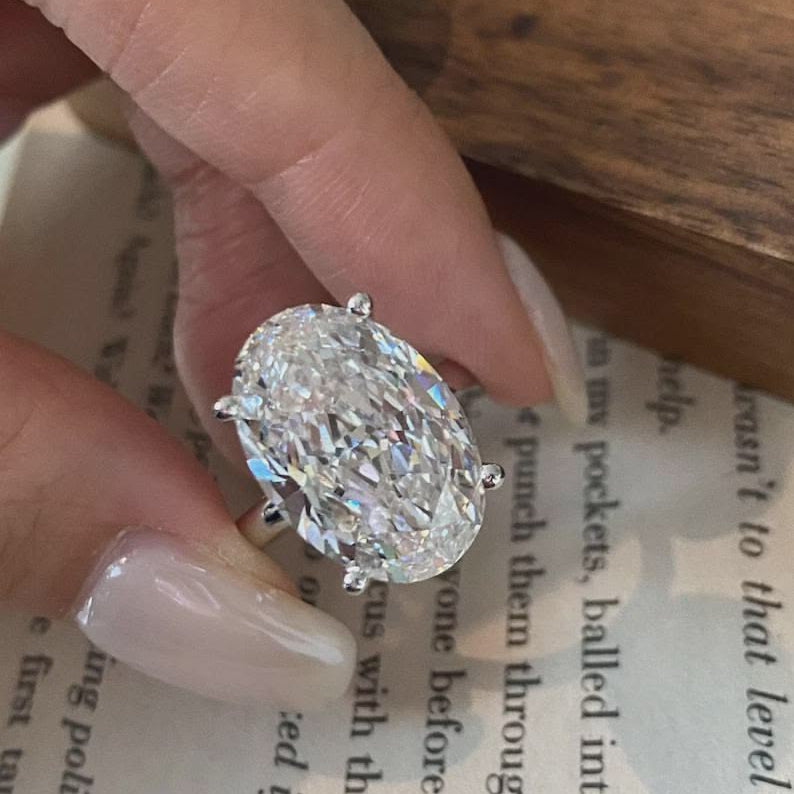 10CT OVAL SOLITAIRE DIAMOND RING (LARJS3576)