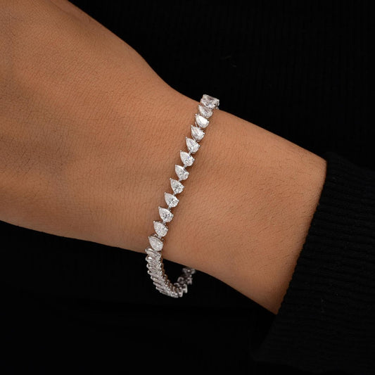 30 POINTER ONE LINE PEAR BRACELET (ARJS3948)