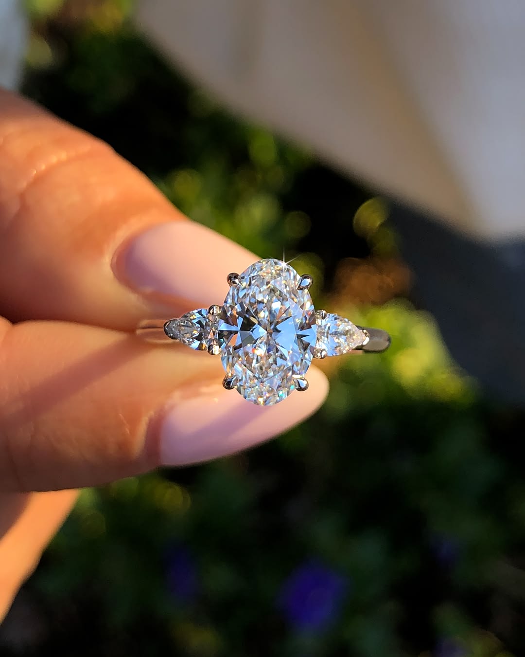 5CT OVAL TRILOGY DIAMOND RING (LARJS3624)