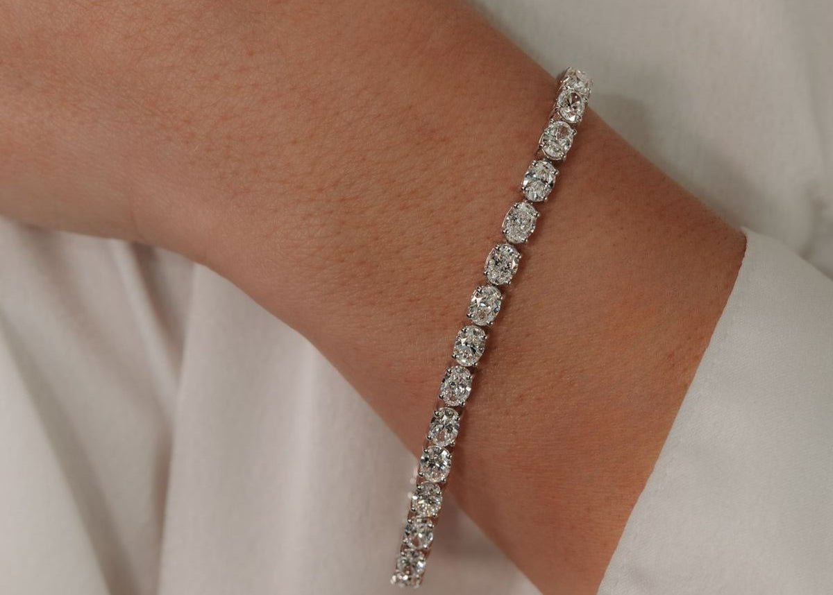 50 Pointer Oval One Line Bracelet (ARJS3851)