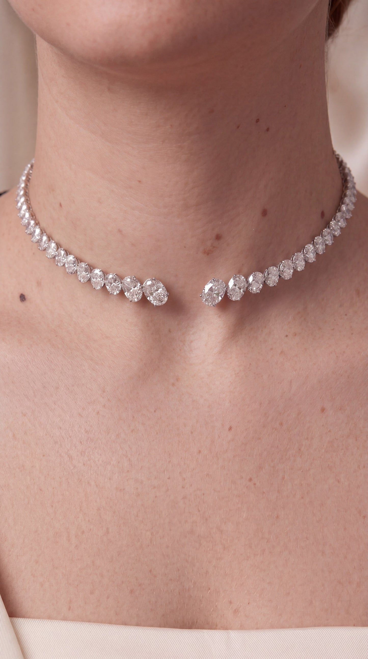 1.5 Carat Oval Graduation Choker (ARJS4103)