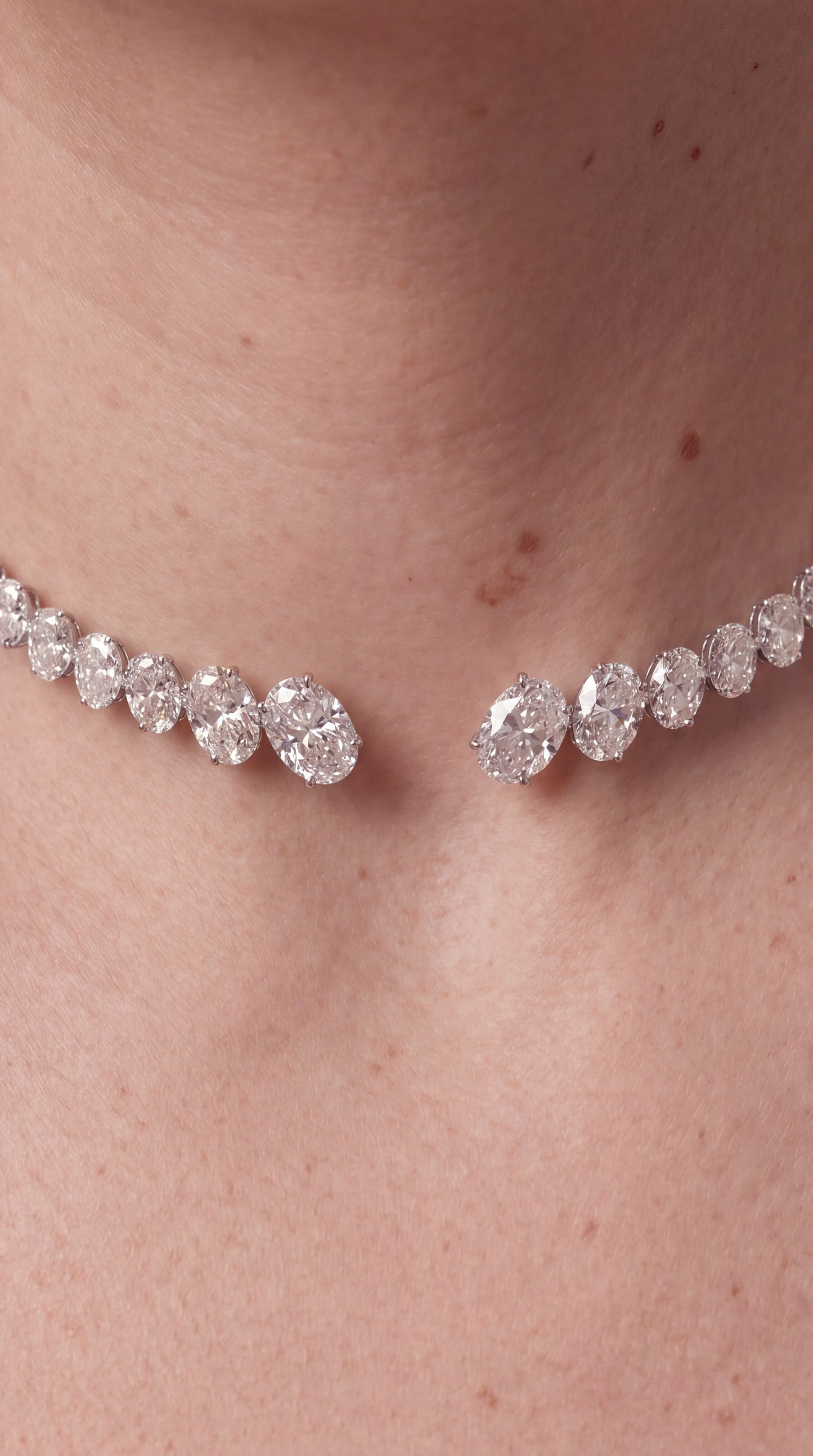 1.5 Carat Oval Graduation Choker (ARJS4103)