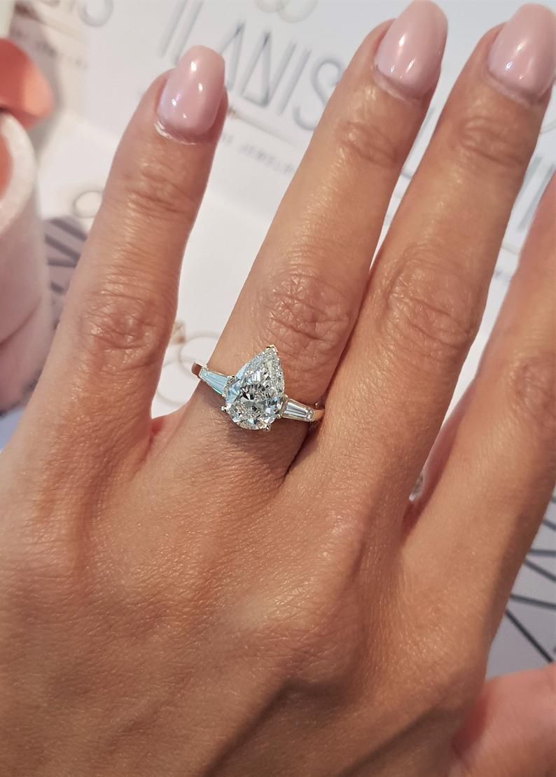 4CT Pear w. Baguette Diamond Ring (LARJS3802)