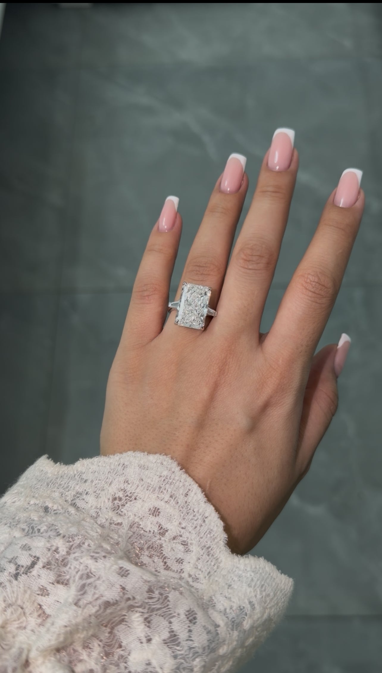 10CT RADIANT DIAMOND WITH SIDE BAGUETTE