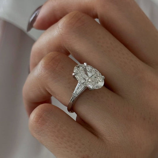 3CT Oval w. Side Baguette Ring (LARJS3805)