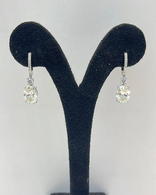 3CT OVAL DANGLING DIAMOND EARRING (LARJS3569)