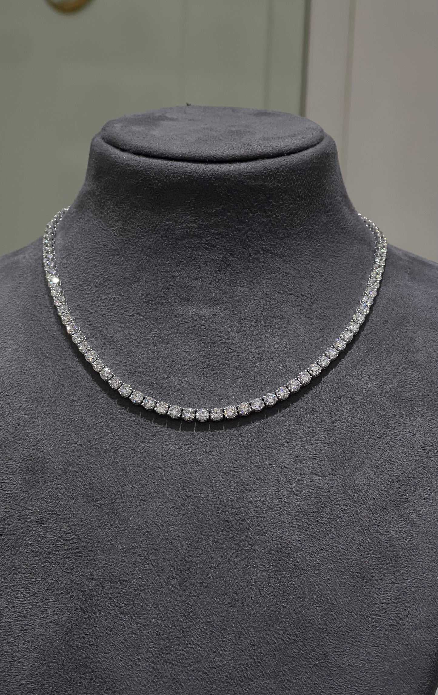 30 POINTER EACH ROUND TENNIS NECKLACE (ARJS3978)