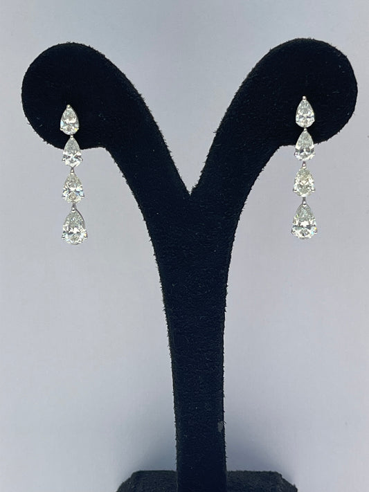 1CT PEAR GRADUATED DIAMOND EARRING (ARJS3437)