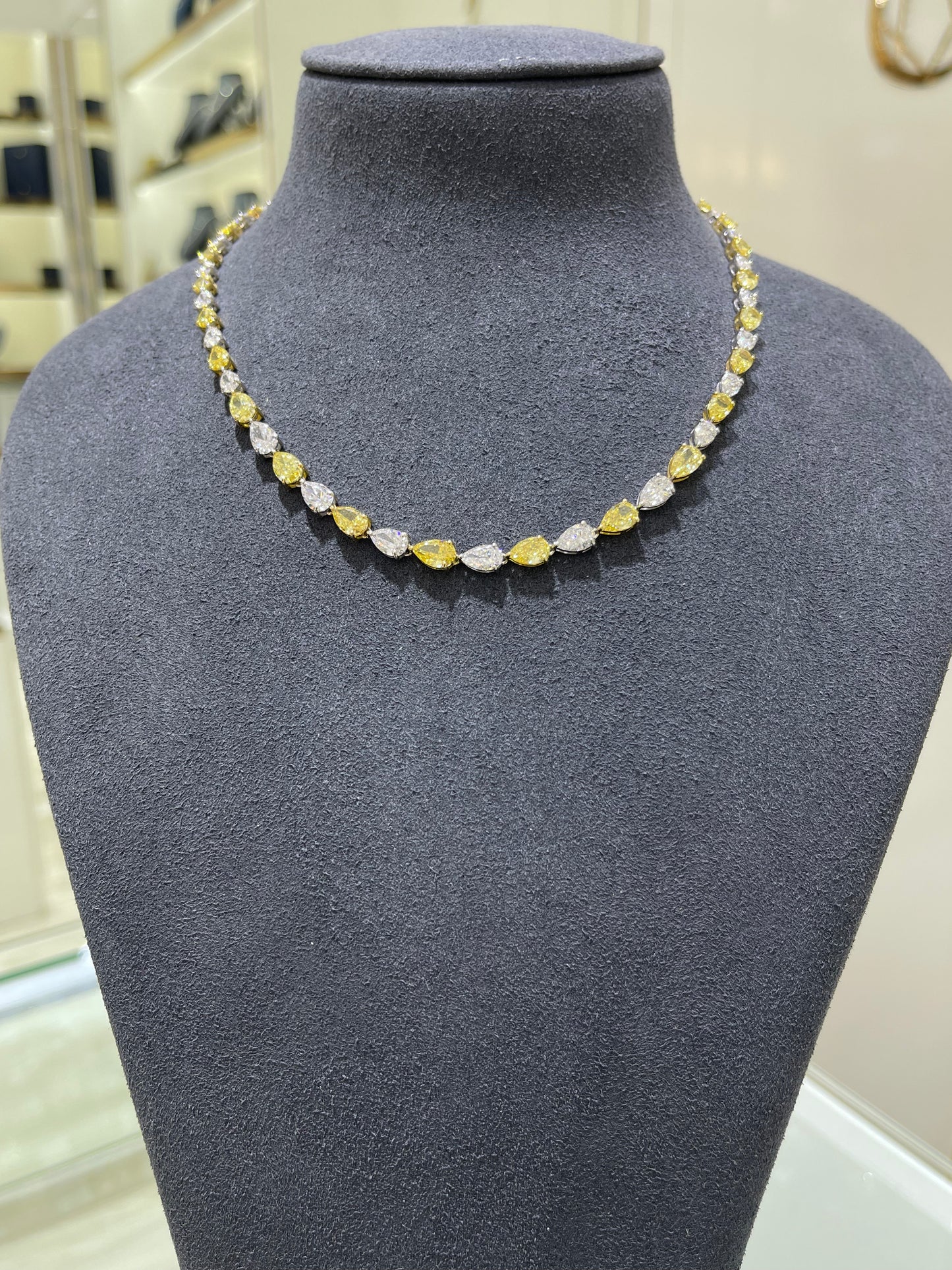 PEAR FANCY YELLOW AND DIAMOND NECKLACE (ARJS3373)