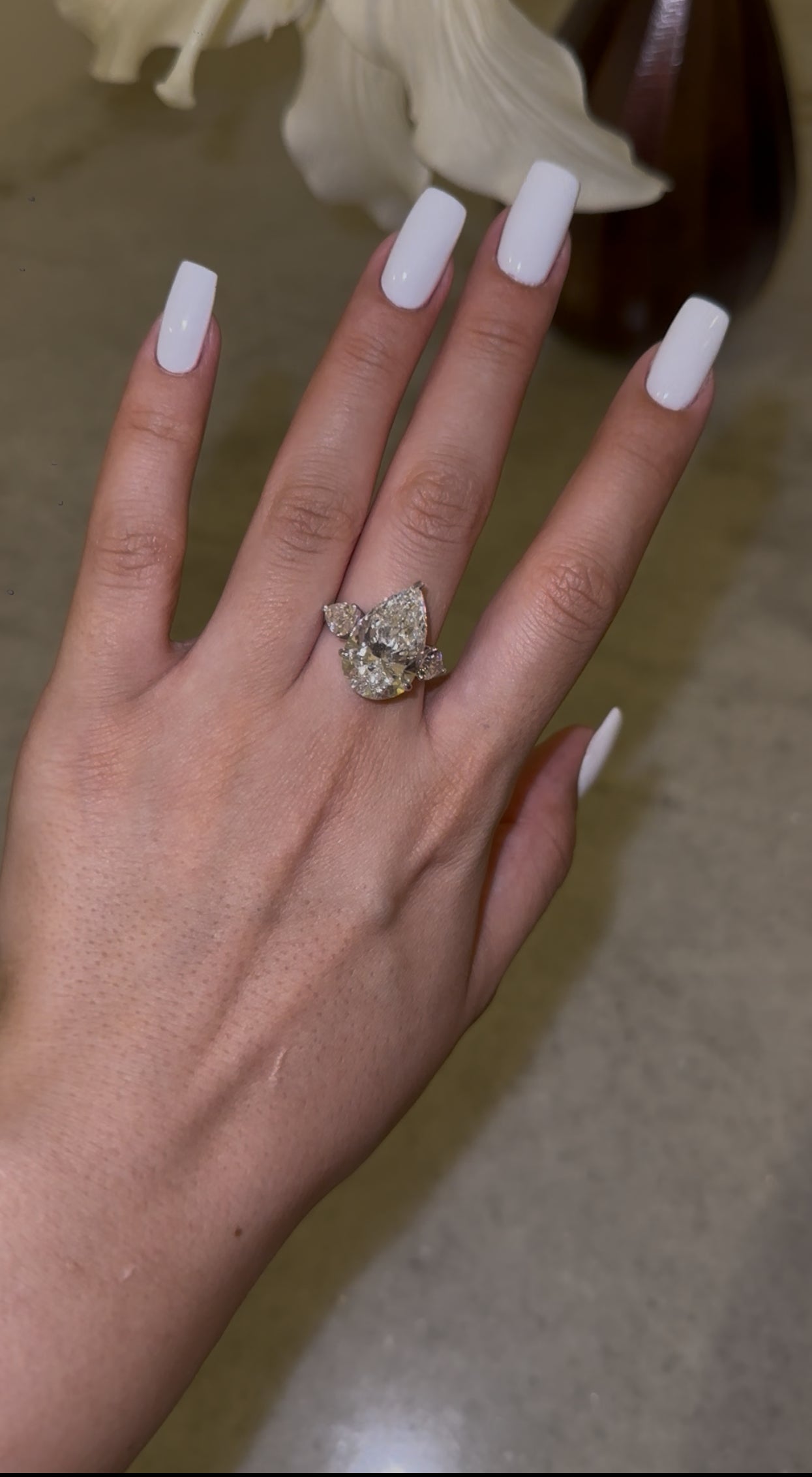 8CT PEAR TRILOGY RING (LARJS3777)