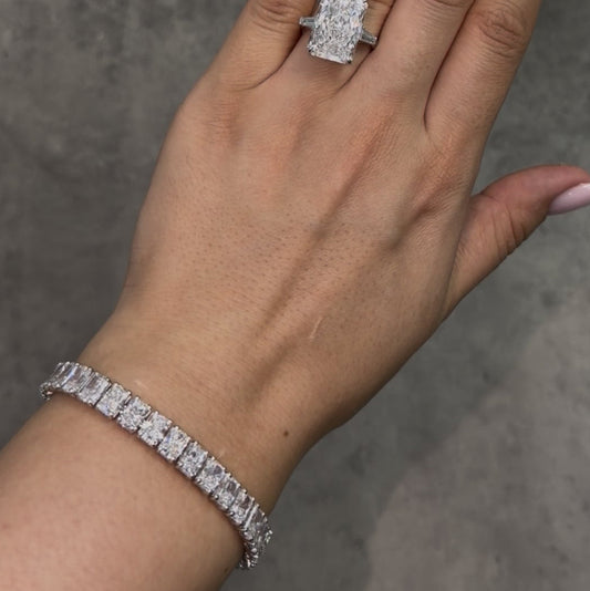 70 POINTER RADIANT ONE LINE BRACELET (ARJS3994)