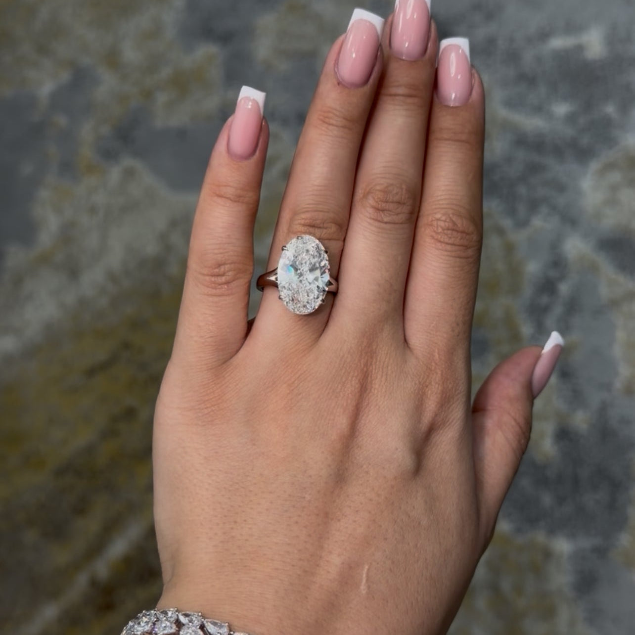 10CT Oval Diamond Ring (LARJS3816)