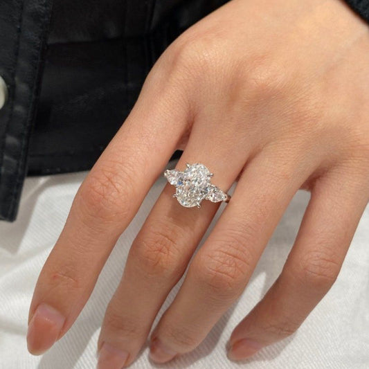 3CT Oval Trilogy Ring (LARJS3724)