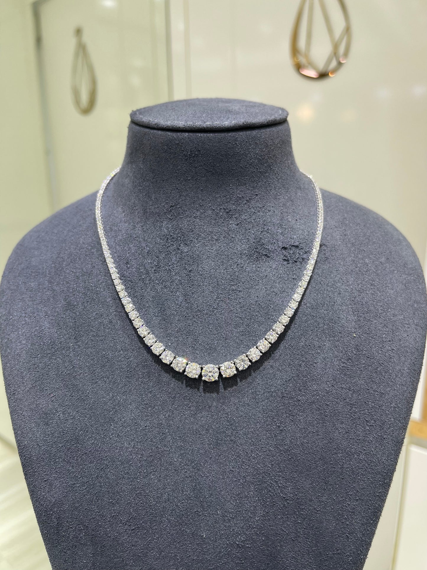 1CT Round In Graduated Necklace (LARJS3215)