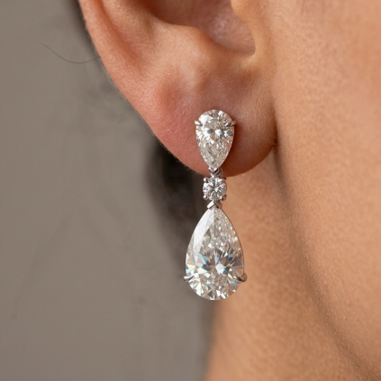 3CT PEAR DIAMOND WITH 70PT PEAR DIAMOND EARRING (LARJS3583)