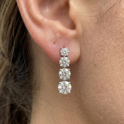 1CT ROUND IN GRADUATED DIAMOND EARRING (LARJS3597)