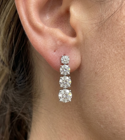 1CT ROUND IN GRADUATED DIAMOND EARRING (LARJS3597)