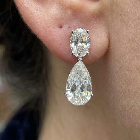4CT PEAR WITH 2CT OVAL DIAMOND EARRING (LARJS3558)