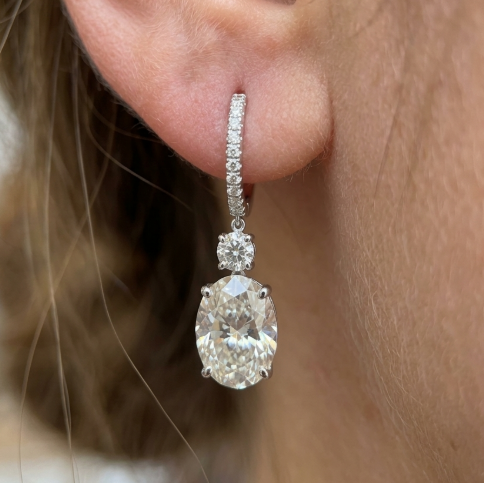 3CT OVAL DANGLING DIAMOND EARRING (LARJS3569)