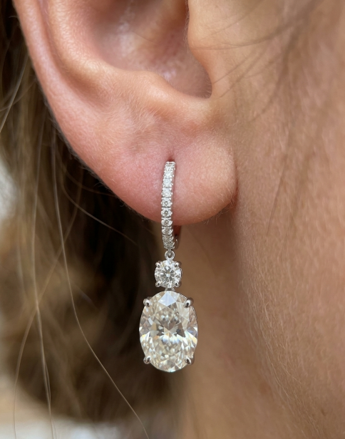 3CT OVAL DANGLING DIAMOND EARRING (LARJS3569)