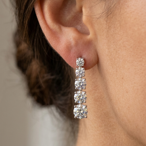 1CT ROUND IN GRADUATED DIAMOND EARRING (LARJS3596)