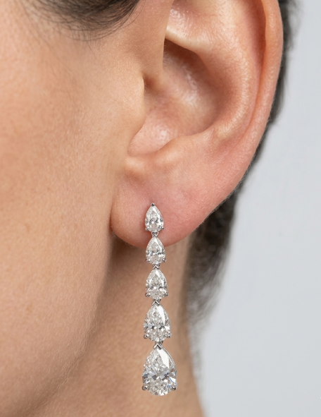1CT PEAR IN GRADUATED EARRING (CTA1278)
