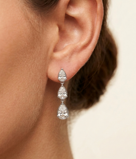 PEAR DIAMOND EARRING