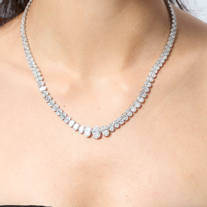 2CT OVAL GRADUATION DIAMOND NECKLACE (CTA1320)