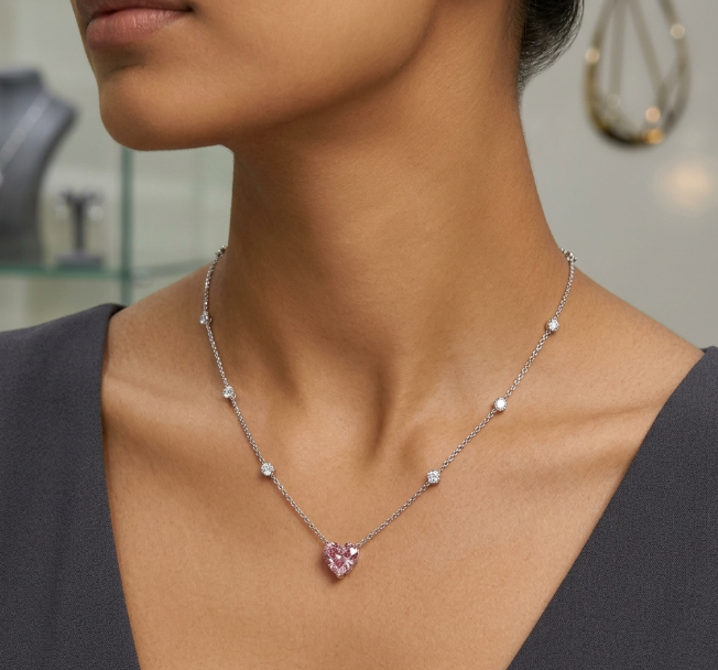 3CT HEART PENDANT WITH SIDE DIAMONDS (SKJ1275)