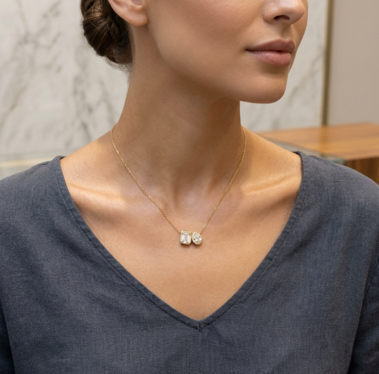 PEAR AND EMERALD DIAMOND PENDANT