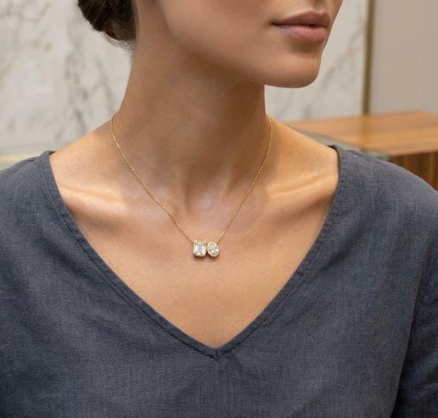 PEAR AND EMERALD DIAMOND PENDANT