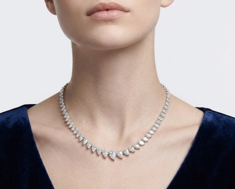 1 CARAT & GRADUATION PEAR NECKLACE