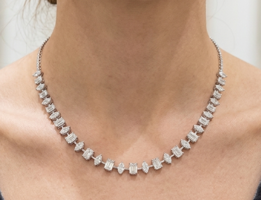 MARQUISE AND EMERALD SOLITAIRE DIAMOND NECKLACE (LARJS3506)