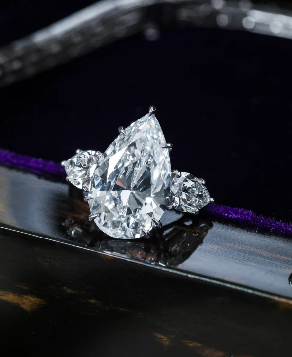 8CT PEAR TRILOGY RING (LARJS3777)