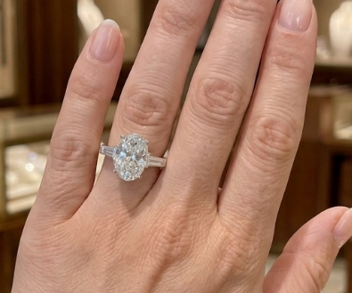 3CT Oval w. Side Baguette Ring (LARJS3805)