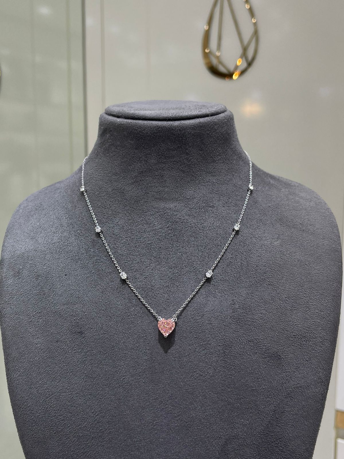 3CT HEART PENDANT WITH SIDE DIAMONDS (SKJ1275)