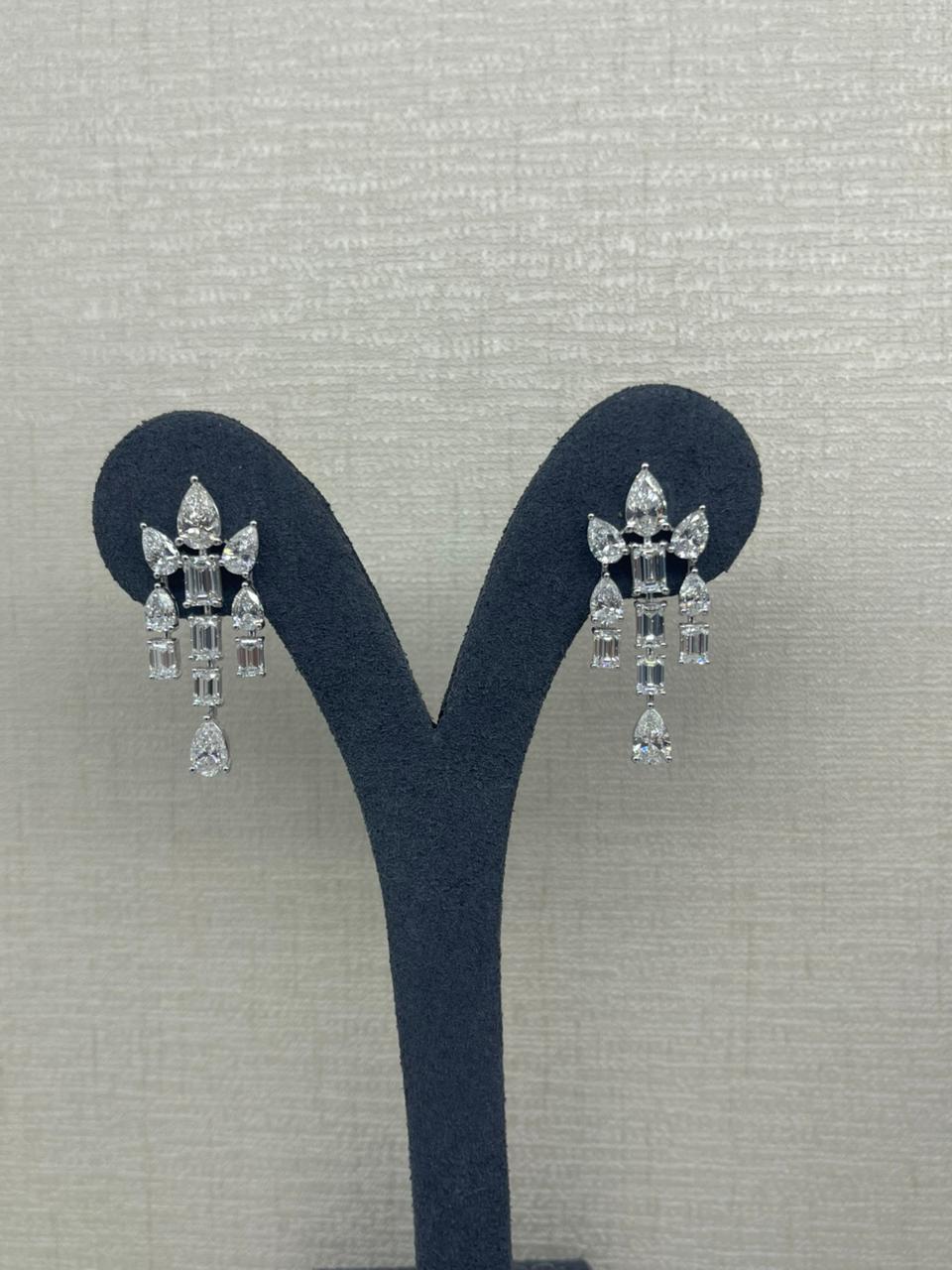 PEAR & EMERLAD EARRING (ARJS3523)