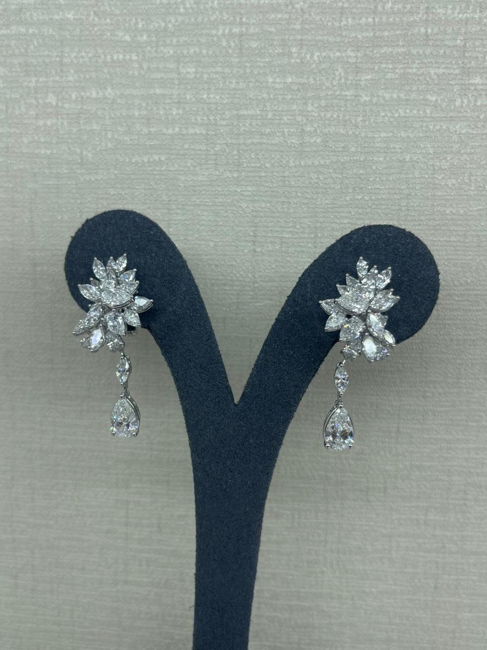 90PT PEAR DANGLING MIX SHAPE EARRING (ARJS3901)